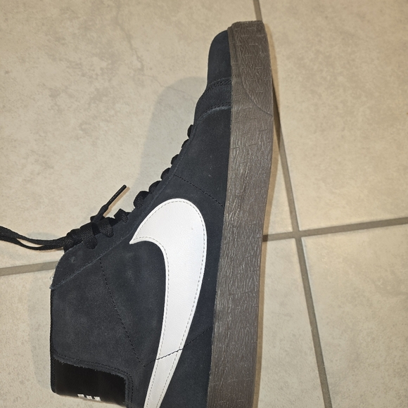 Nike Black and White High-Top Sneakers - Picture 7 of 7